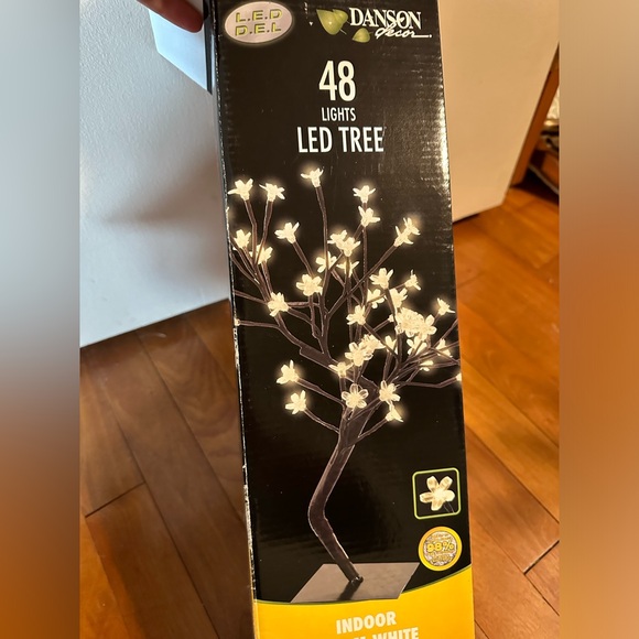 New in box Cherry blossom table light - Picture 4 of 5